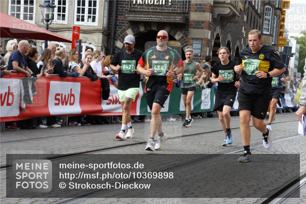 13.09.2026 - 21. swb-Marathon Bremen Strokosch-Dieckow http://msf.ph/oto/10369898 13.09.2026 13:36:19 Ziel 318, 563, 1867, 2565, 3026, 3056, 3224, 3454, 3485, 3489, 4016, 4048, 5026, 5071, 5157, 5259, 5276, 5381, 5816, 6159, 6724, 6874, 6982, 7036, 7043, 7256, 7385, 7691, 7804, 8145, 8227, 8275, 8335, 8488, 8705, 9076, 9243, 9497, 9912, 13179, 164, 372, 900, 1738, 1880, 2467, 2673, 2692, 2700, 2731, 2823, 3067, 3410, 3585, 4006, 4049, 4182, 4216, 5781, 6527, 7249, 7344, 7808, 8525, 8905, 9427 meine-sportfotos.de