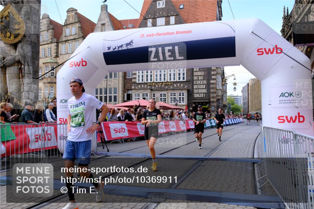 13.09.2026 - 21. swb-Marathon Bremen Tim E. http://msf.ph/oto/10369911 13.09.2026 13:07:44 Ziel 819, 2135, 2706, 3043, 3118, 4743, 4808, 7803, 8060, 8098, 8467, 8980 meine-sportfotos.de