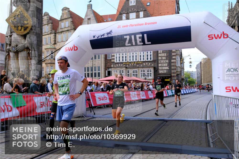 13.09.2026 - 21. swb-Marathon Bremen Tim E. http://msf.ph/oto/10369929 13.09.2026 13:07:44 Ziel 819, 2135, 2706, 3043, 3118, 4743, 4808, 7803, 8060, 8098, 8467, 8980 meine-sportfotos.de