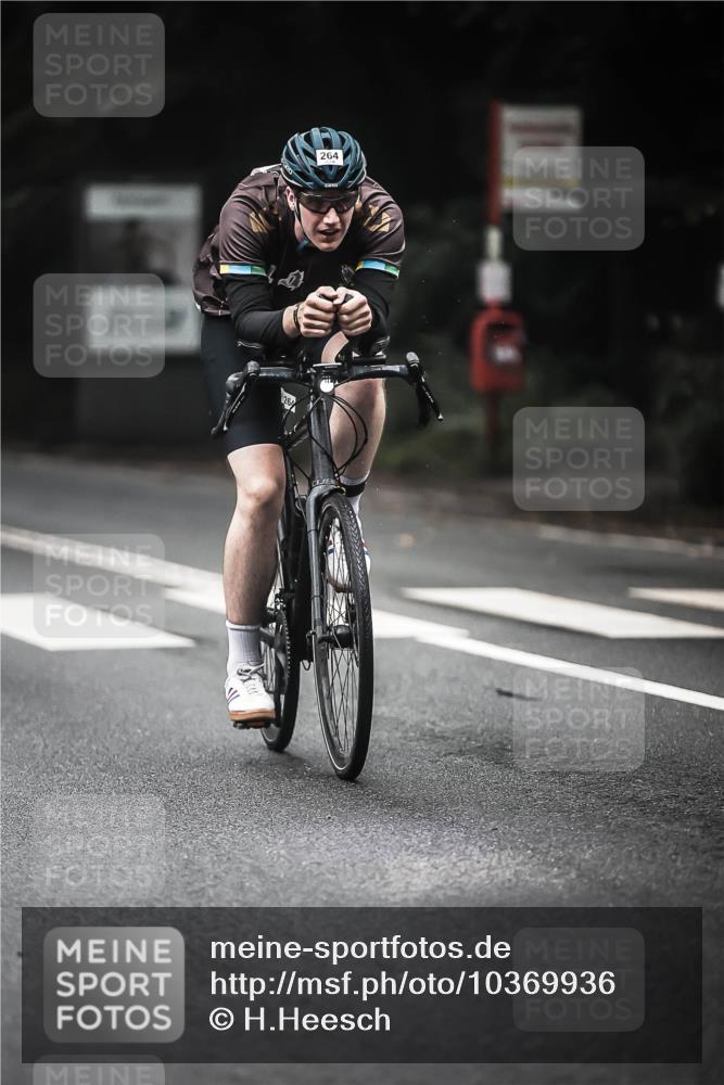 13.09.2026 - Stadtparktriathlon H.Heesch http://msf.ph/oto/10369936 13.09.2026 10:19:27 Radfahren 225, 262, 264, 305, 322, 372, 399 meine-sportfotos.de