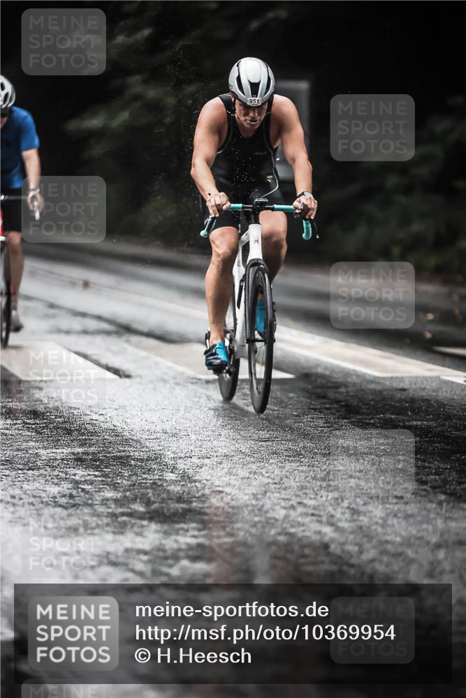13.09.2026 - Stadtparktriathlon H.Heesch http://msf.ph/oto/10369954 13.09.2026 12:05:17 Radfahren 853, 904, 906, 908, 951, 963, 974, 1015 meine-sportfotos.de