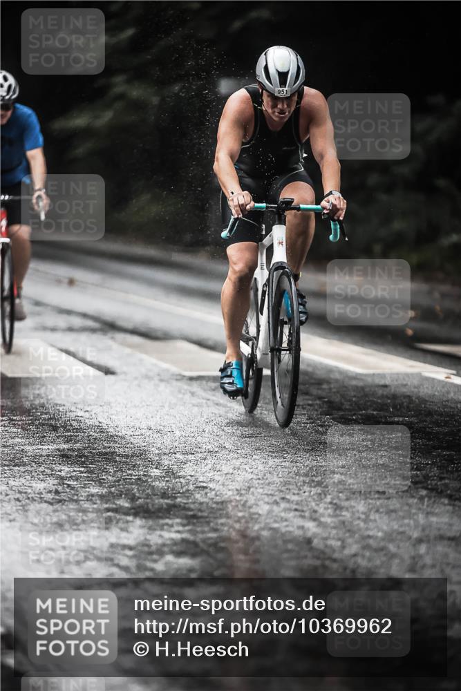 13.09.2026 - Stadtparktriathlon H.Heesch http://msf.ph/oto/10369962 13.09.2026 12:05:17 Radfahren 853, 904, 906, 908, 951, 963, 974, 1015 meine-sportfotos.de