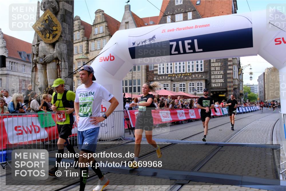 13.09.2026 - 21. swb-Marathon Bremen Tim E. http://msf.ph/oto/10369968 13.09.2026 13:07:44 Ziel 819, 2135, 2706, 3043, 3118, 4743, 4808, 7803, 8060, 8098, 8467, 8980 meine-sportfotos.de