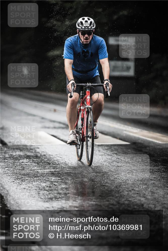 13.09.2026 - Stadtparktriathlon H.Heesch http://msf.ph/oto/10369981 13.09.2026 12:05:18 Radfahren 853, 904, 906, 908, 951, 963, 1015 meine-sportfotos.de