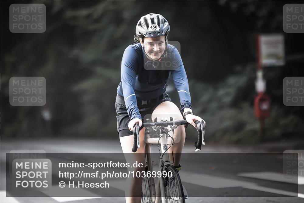 13.09.2026 - Stadtparktriathlon H.Heesch http://msf.ph/oto/10369990 13.09.2026 10:49:06 Radfahren 450, 512, 513, 541, 542, 559 meine-sportfotos.de