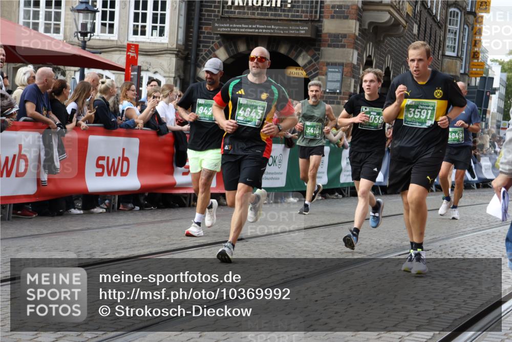 13.09.2026 - 21. swb-Marathon Bremen Strokosch-Dieckow http://msf.ph/oto/10369992 13.09.2026 13:36:20 Ziel 563, 1072, 1867, 2565, 2931, 3026, 3056, 3224, 3291, 3454, 3489, 4016, 5026, 5157, 5259, 5276, 5381, 5816, 6159, 6874, 6982, 7036, 7043, 7256, 7385, 7804, 8145, 8227, 8275, 8488, 8705, 9076, 9243, 9497, 13179, 164, 372, 900, 1738, 1880, 2467, 2673, 2692, 2700, 2731, 2823, 3067, 3410, 3585, 4006, 4049, 4182, 4216, 5781, 6516, 6527, 6568, 7249, 7344, 7808, 8525, 8790, 8905, 9427 meine-sportfotos.de