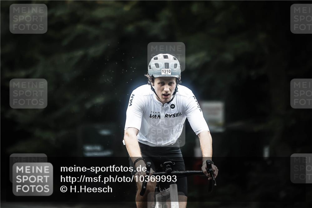 13.09.2026 - Stadtparktriathlon H.Heesch http://msf.ph/oto/10369993 13.09.2026 13:22:58 Radfahren 1310, 1510 meine-sportfotos.de