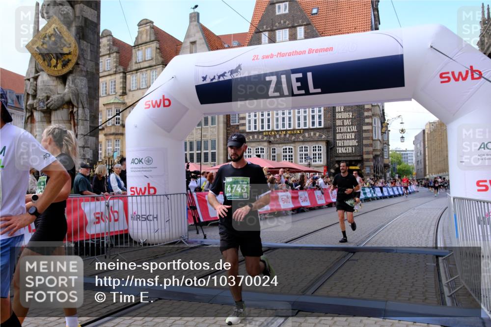 13.09.2026 - 21. swb-Marathon Bremen Tim E. http://msf.ph/oto/10370024 13.09.2026 13:07:46 Ziel 819, 2135, 2706, 3043, 3118, 4743, 4808, 5570, 7803, 8060, 8098, 8467, 8611, 9035 meine-sportfotos.de