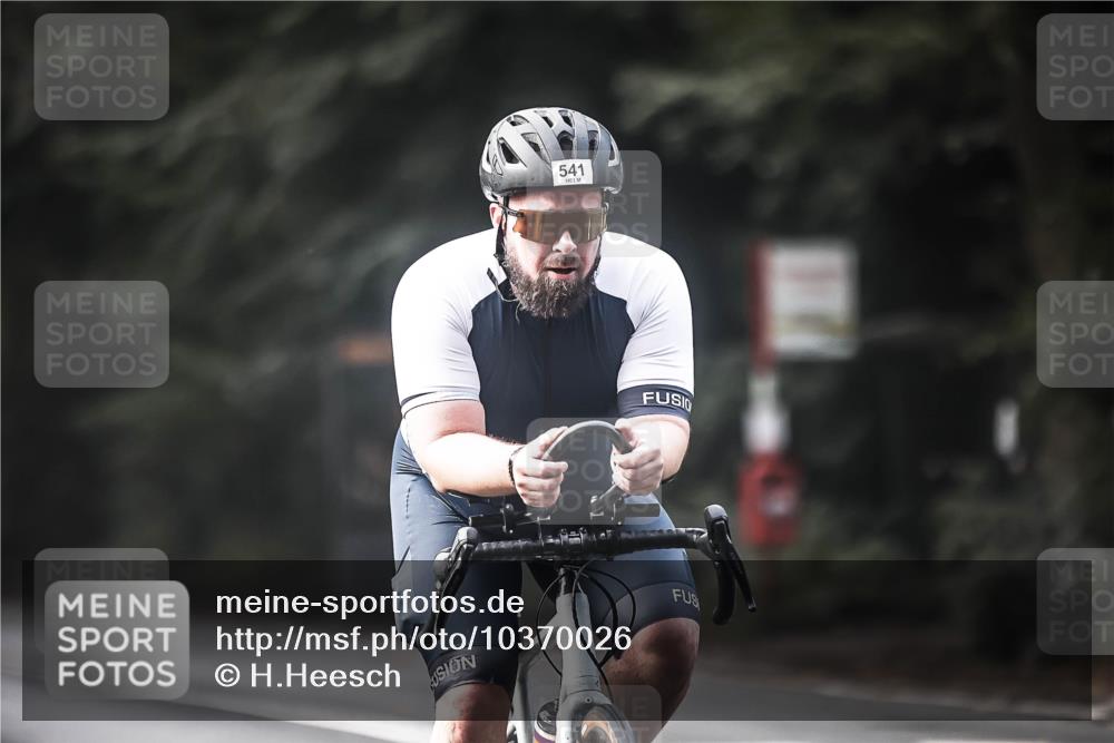 13.09.2026 - Stadtparktriathlon H.Heesch http://msf.ph/oto/10370026 13.09.2026 10:49:12 Radfahren 386, 476, 541 meine-sportfotos.de