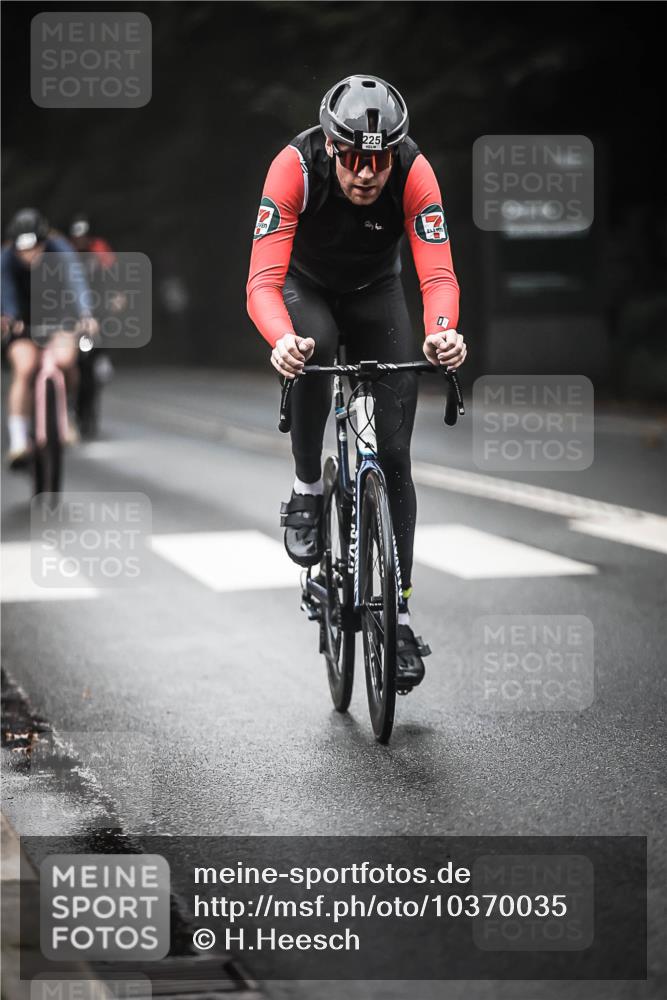 13.09.2026 - Stadtparktriathlon H.Heesch http://msf.ph/oto/10370035 13.09.2026 10:19:33 Radfahren 225, 229, 264, 286, 305, 307, 322 meine-sportfotos.de