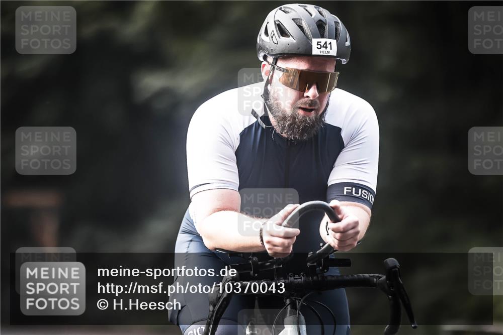 13.09.2026 - Stadtparktriathlon H.Heesch http://msf.ph/oto/10370043 13.09.2026 10:49:12 Radfahren 386, 476, 541 meine-sportfotos.de