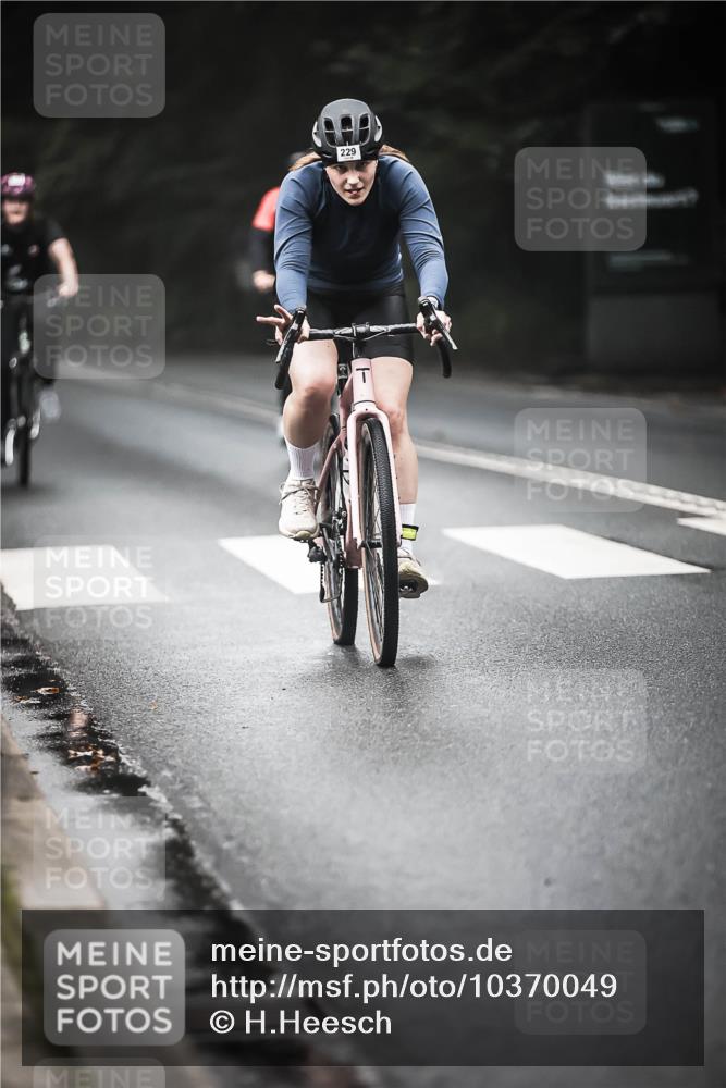 13.09.2026 - Stadtparktriathlon H.Heesch http://msf.ph/oto/10370049 13.09.2026 10:19:35 Radfahren 225, 229, 260, 286, 305, 307, 322 meine-sportfotos.de