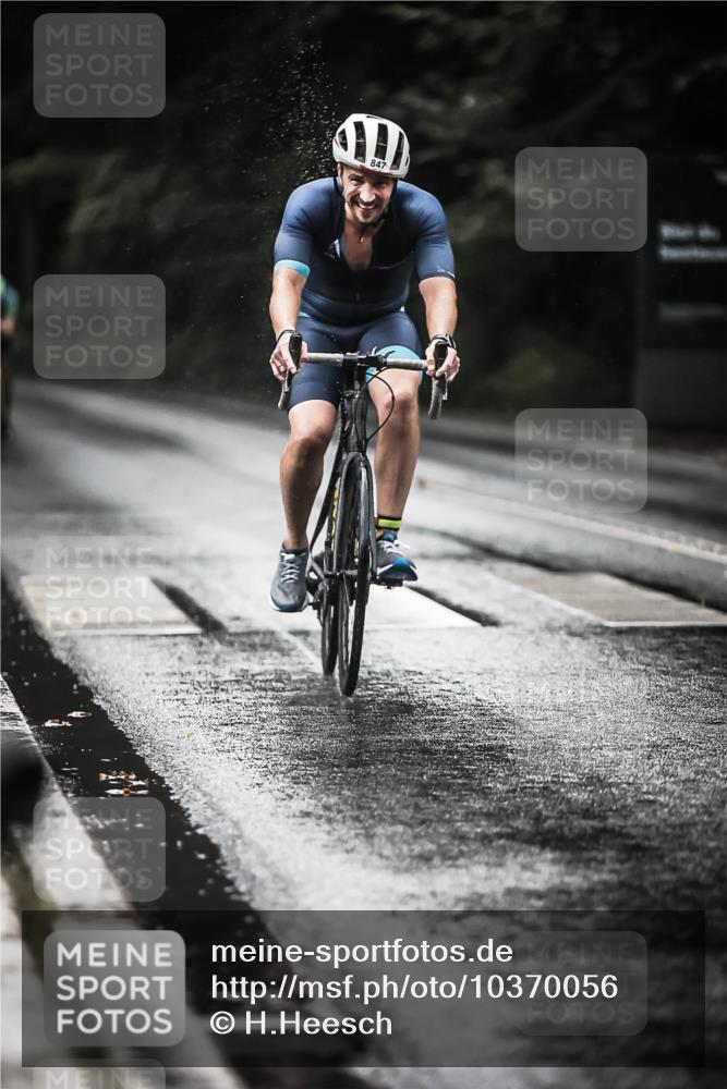 13.09.2026 - Stadtparktriathlon H.Heesch http://msf.ph/oto/10370056 13.09.2026 12:05:27 Radfahren 847, 963, 1028 meine-sportfotos.de