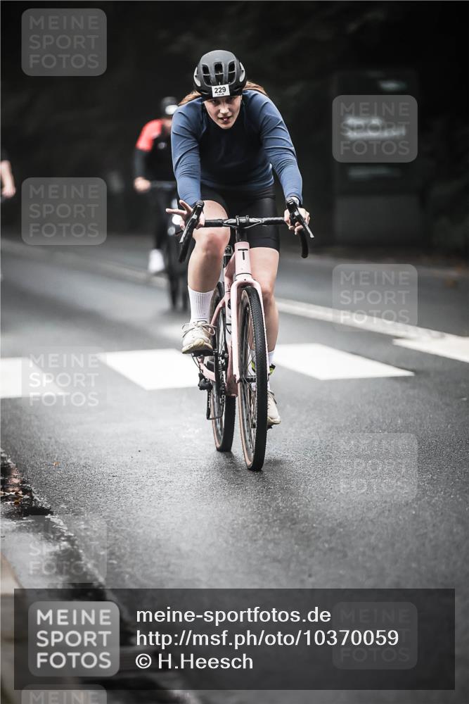13.09.2026 - Stadtparktriathlon H.Heesch http://msf.ph/oto/10370059 13.09.2026 10:19:35 Radfahren 225, 229, 260, 286, 305, 307, 322 meine-sportfotos.de