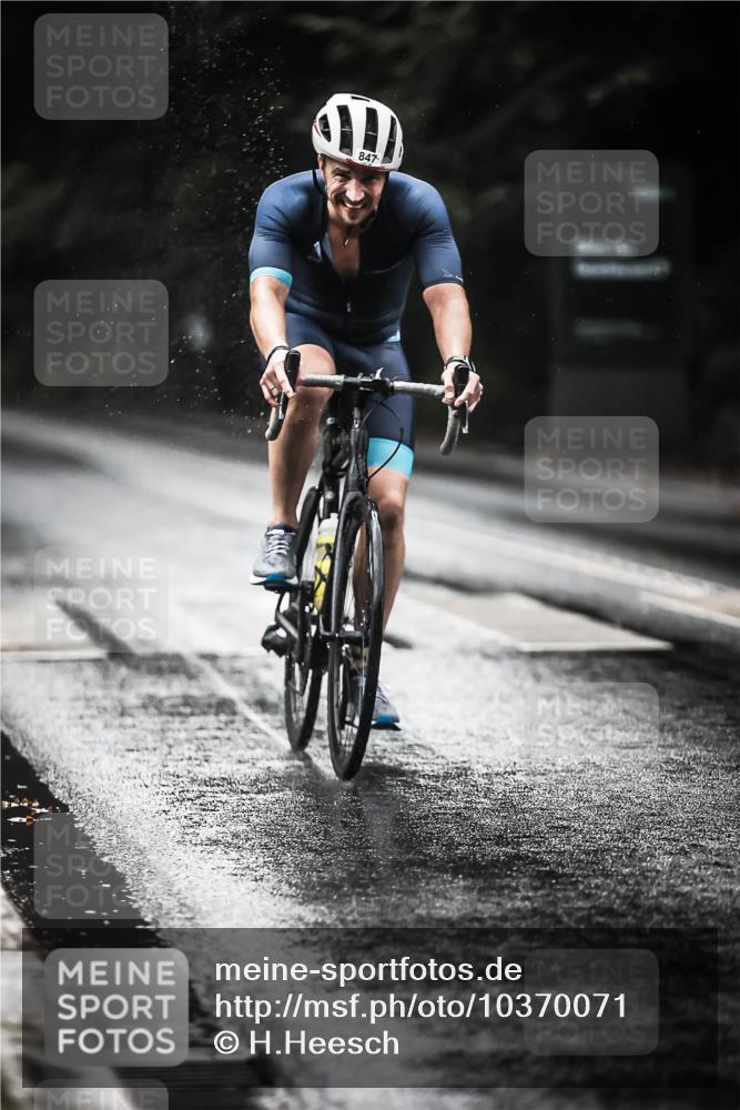 13.09.2026 - Stadtparktriathlon H.Heesch http://msf.ph/oto/10370071 13.09.2026 12:05:27 Radfahren 847, 963, 1028 meine-sportfotos.de