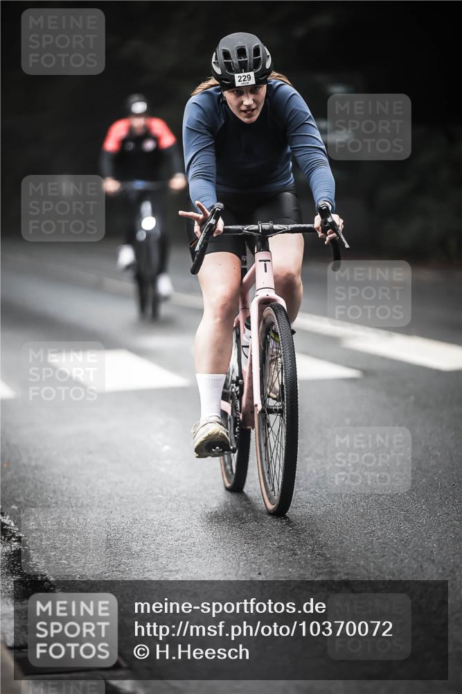 13.09.2026 - Stadtparktriathlon H.Heesch http://msf.ph/oto/10370072 13.09.2026 10:19:35 Radfahren 225, 229, 260, 286, 305, 307, 322 meine-sportfotos.de