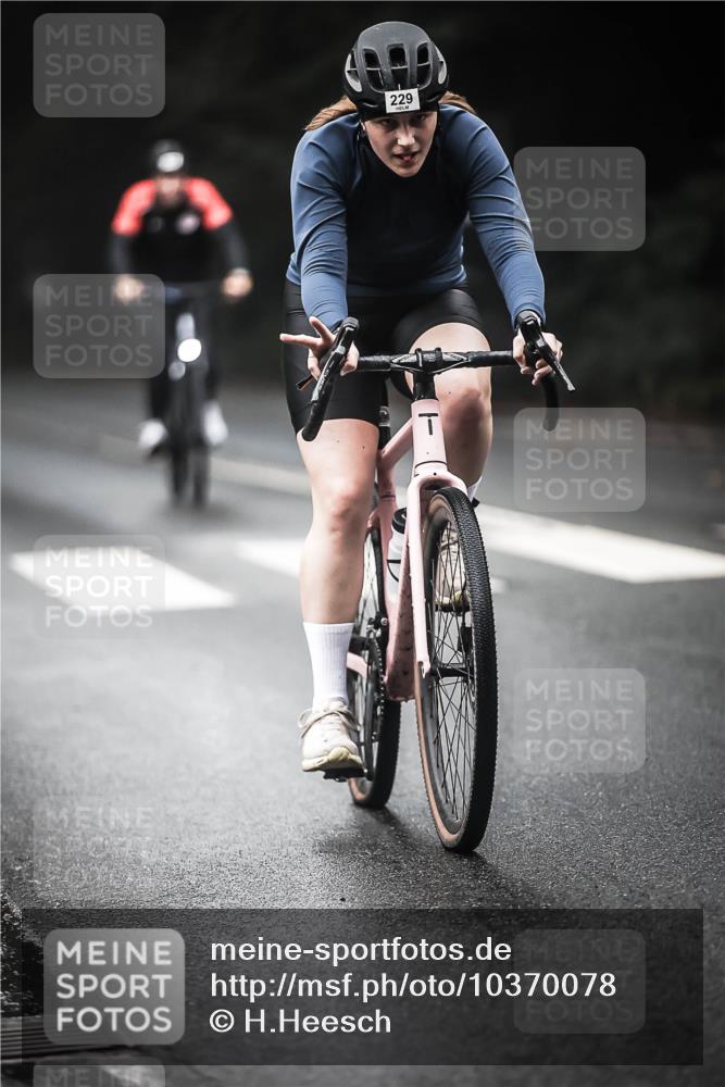 13.09.2026 - Stadtparktriathlon H.Heesch http://msf.ph/oto/10370078 13.09.2026 10:19:35 Radfahren 225, 229, 260, 286, 305, 307, 322 meine-sportfotos.de