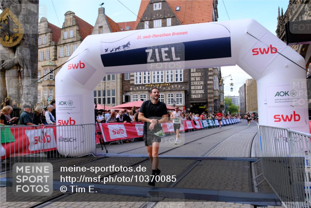 13.09.2026 - 21. swb-Marathon Bremen Tim E. http://msf.ph/oto/10370085 13.09.2026 13:07:47 Ziel 819, 2135, 2706, 3043, 3118, 4743, 5570, 5976, 7803, 8060, 8098, 8467, 8611, 9035 meine-sportfotos.de
