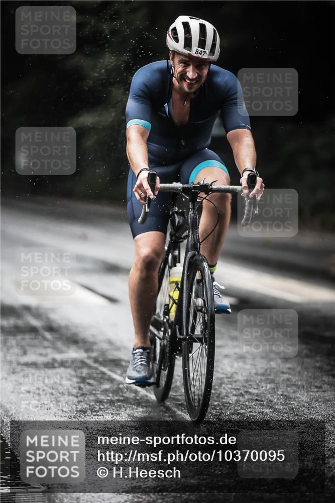 13.09.2026 - Stadtparktriathlon H.Heesch http://msf.ph/oto/10370095 13.09.2026 12:05:27 Radfahren 847, 963, 1028 meine-sportfotos.de