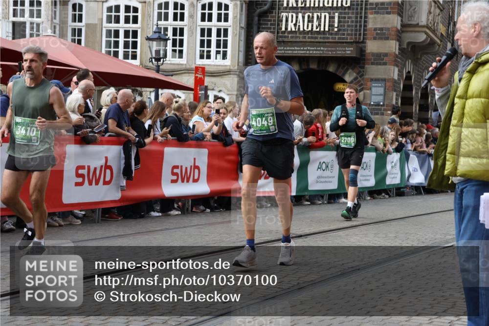 13.09.2026 - 21. swb-Marathon Bremen Strokosch-Dieckow http://msf.ph/oto/10370100 13.09.2026 13:36:23 Ziel 563, 1072, 1867, 2339, 2565, 2931, 3026, 3056, 3224, 3291, 3454, 3489, 4016, 5026, 5157, 5259, 5276, 5800, 5816, 6159, 6874, 6982, 7036, 7043, 7256, 7385, 7804, 8145, 8227, 8275, 8488, 9076, 9226, 9243, 9497, 9564, 13179, 13238, 164, 372, 900, 1738, 1880, 2467, 2673, 2692, 2700, 2731, 2819, 2823, 3067, 3585, 4006, 4050, 4182, 4216, 4414, 4676, 5061, 5656, 5781, 6516, 6527, 6568, 7249, 7344, 7765, 7808, 8525, 8790, 8905, 9776 meine-sportfotos.de