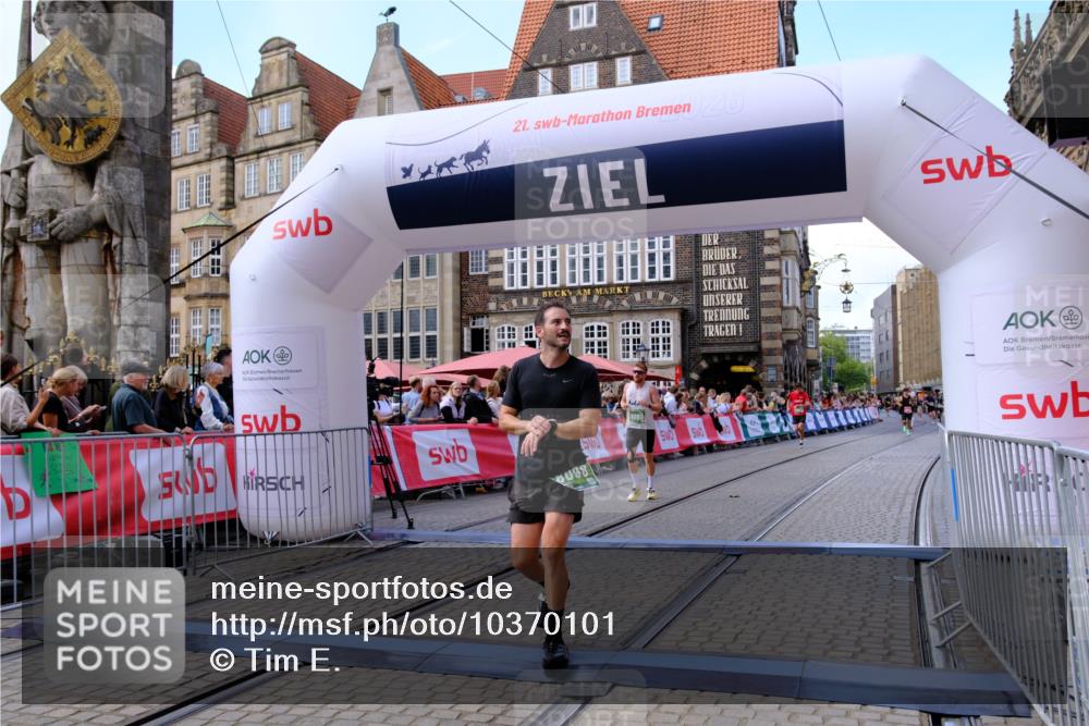 13.09.2026 - 21. swb-Marathon Bremen Tim E. http://msf.ph/oto/10370101 13.09.2026 13:07:47 Ziel 819, 2135, 2706, 3043, 3118, 4743, 5570, 5976, 7803, 8060, 8098, 8467, 8611, 9035 meine-sportfotos.de