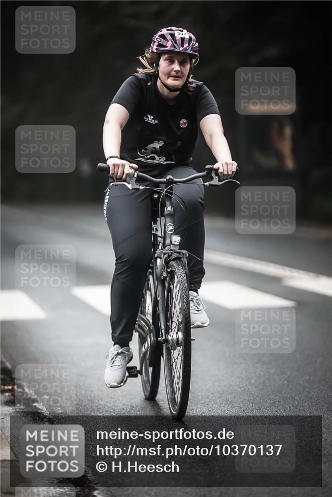 13.09.2026 - Stadtparktriathlon H.Heesch http://msf.ph/oto/10370137 13.09.2026 10:19:38 Radfahren 225, 229, 260, 286, 305, 307, 322, 402, 439 meine-sportfotos.de