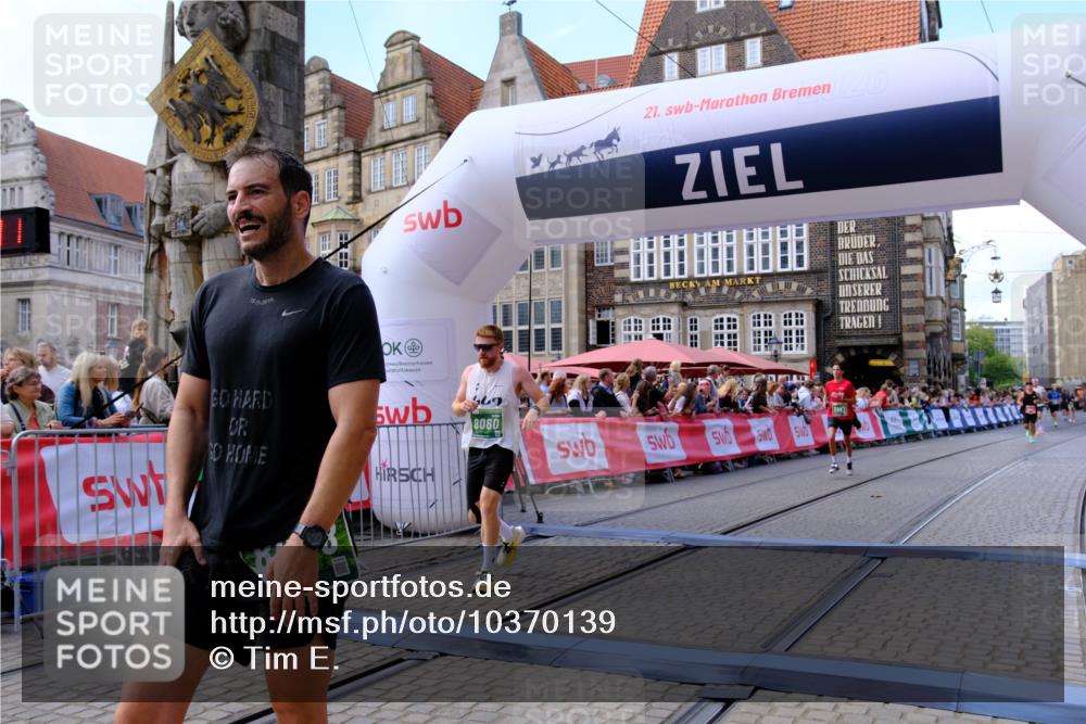 13.09.2026 - 21. swb-Marathon Bremen Tim E. http://msf.ph/oto/10370139 13.09.2026 13:07:49 Ziel 819, 2135, 2706, 3043, 4743, 4990, 5570, 5976, 7803, 8060, 8098, 8467, 8611, 9035 meine-sportfotos.de
