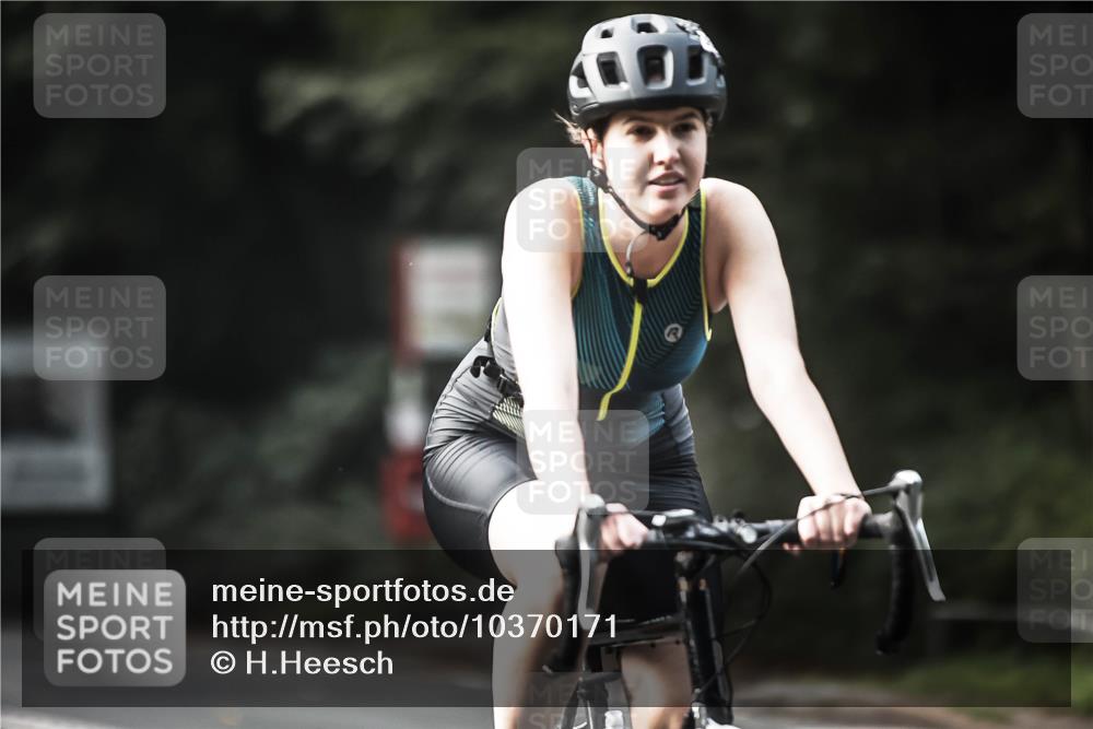 13.09.2026 - Stadtparktriathlon H.Heesch http://msf.ph/oto/10370171 13.09.2026 10:49:23 Radfahren 348, 363, 368, 395, 422 meine-sportfotos.de