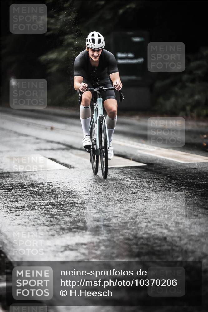 13.09.2026 - Stadtparktriathlon H.Heesch http://msf.ph/oto/10370206 13.09.2026 12:05:38 Radfahren 918, 920, 954, 970, 1009, 1037 meine-sportfotos.de