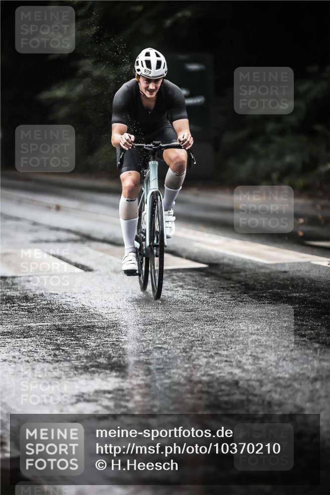 13.09.2026 - Stadtparktriathlon H.Heesch http://msf.ph/oto/10370210 13.09.2026 12:05:38 Radfahren 918, 920, 954, 970, 1009, 1037 meine-sportfotos.de