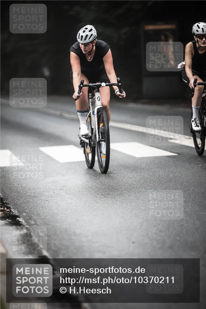 13.09.2026 - Stadtparktriathlon H.Heesch http://msf.ph/oto/10370211 13.09.2026 10:19:42 Radfahren 260, 267, 286, 307, 402, 437, 439 meine-sportfotos.de