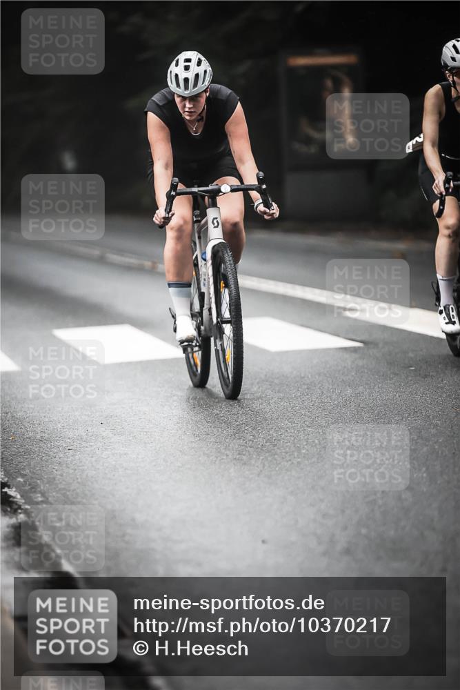 13.09.2026 - Stadtparktriathlon H.Heesch http://msf.ph/oto/10370217 13.09.2026 10:19:42 Radfahren 260, 267, 286, 307, 402, 437, 439 meine-sportfotos.de