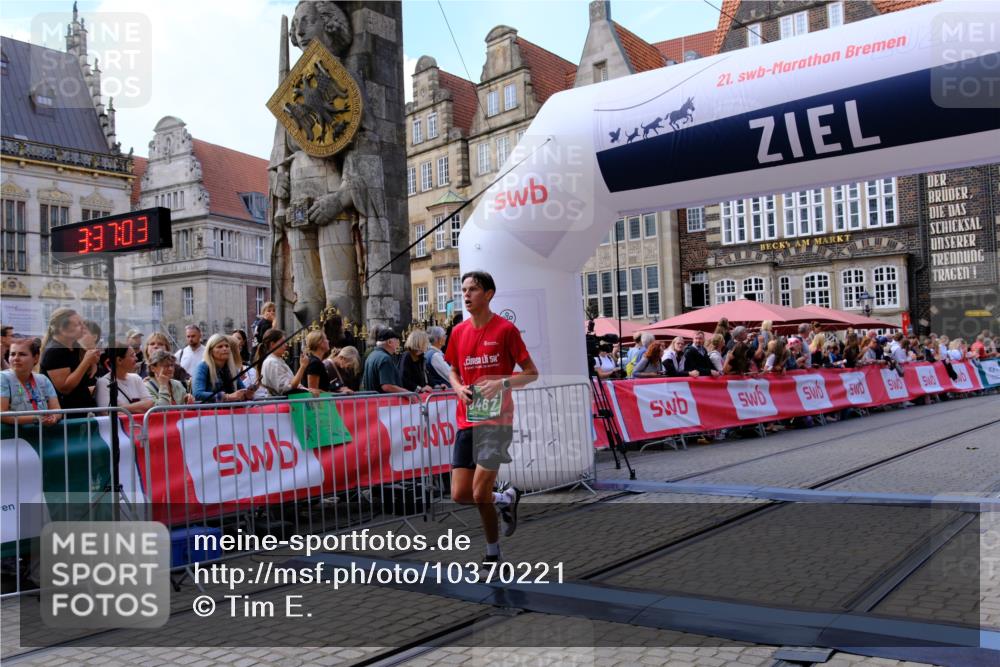 13.09.2026 - 21. swb-Marathon Bremen Tim E. http://msf.ph/oto/10370221 13.09.2026 13:07:52 Ziel 819, 2135, 2706, 4743, 4990, 5570, 5976, 7558, 7803, 8060, 8098, 8467, 8611, 8737, 9035 meine-sportfotos.de