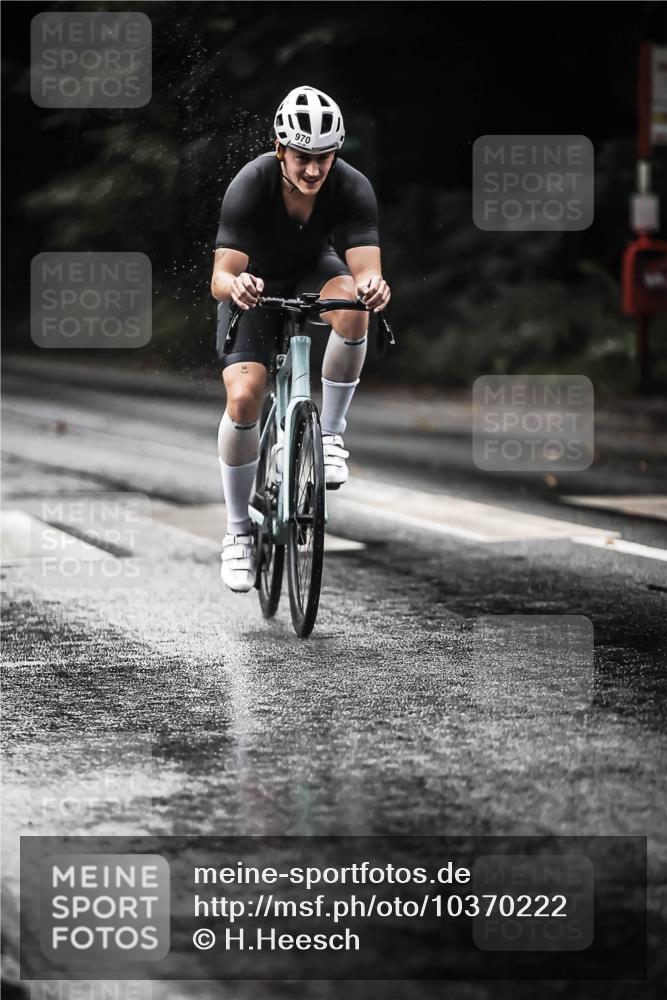 13.09.2026 - Stadtparktriathlon H.Heesch http://msf.ph/oto/10370222 13.09.2026 12:05:38 Radfahren 918, 920, 954, 970, 1009, 1037 meine-sportfotos.de