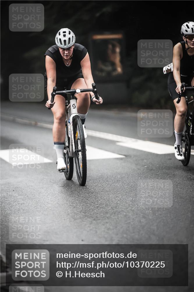13.09.2026 - Stadtparktriathlon H.Heesch http://msf.ph/oto/10370225 13.09.2026 10:19:43 Radfahren 260, 267, 286, 307, 402, 437, 439 meine-sportfotos.de