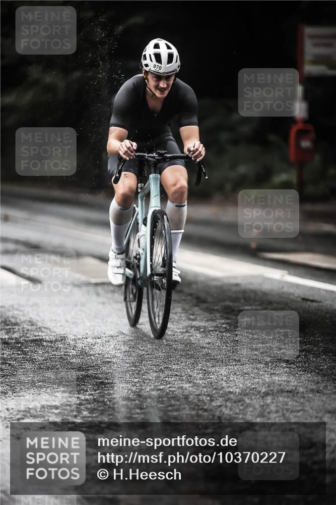 13.09.2026 - Stadtparktriathlon H.Heesch http://msf.ph/oto/10370227 13.09.2026 12:05:38 Radfahren 918, 920, 954, 970, 1009, 1037 meine-sportfotos.de