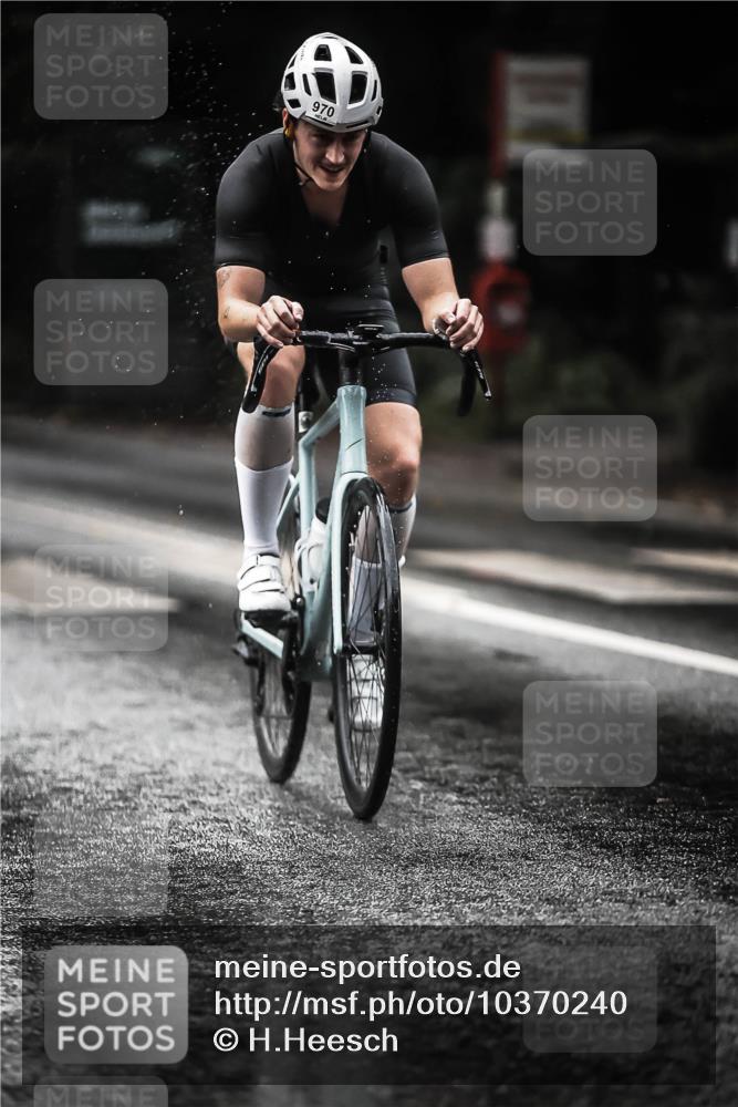 13.09.2026 - Stadtparktriathlon H.Heesch http://msf.ph/oto/10370240 13.09.2026 12:05:39 Radfahren 918, 920, 954, 970, 1009, 1037 meine-sportfotos.de