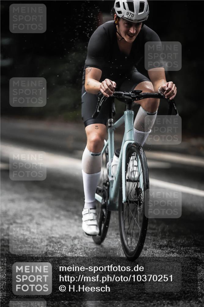 13.09.2026 - Stadtparktriathlon H.Heesch http://msf.ph/oto/10370251 13.09.2026 12:05:39 Radfahren 918, 920, 954, 970, 1009, 1037 meine-sportfotos.de
