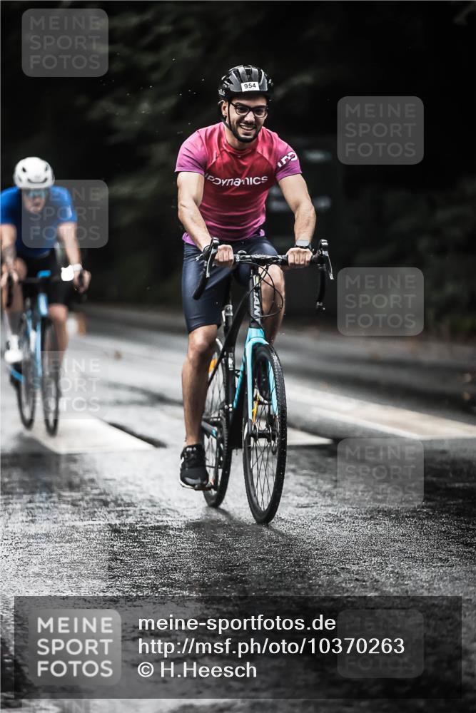 13.09.2026 - Stadtparktriathlon H.Heesch http://msf.ph/oto/10370263 13.09.2026 12:05:40 Radfahren 918, 920, 954, 970, 1009, 1037 meine-sportfotos.de