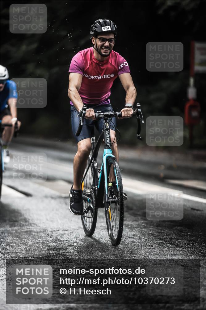 13.09.2026 - Stadtparktriathlon H.Heesch http://msf.ph/oto/10370273 13.09.2026 12:05:41 Radfahren 918, 920, 954, 970, 1009, 1037 meine-sportfotos.de