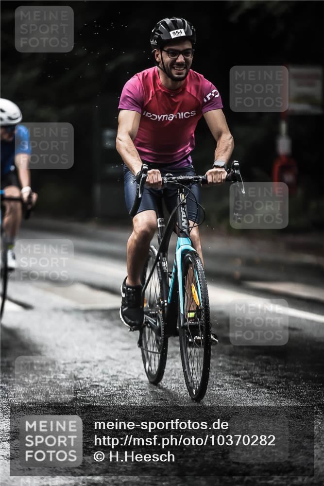 13.09.2026 - Stadtparktriathlon H.Heesch http://msf.ph/oto/10370282 13.09.2026 12:05:41 Radfahren 918, 920, 954, 970, 1009, 1037 meine-sportfotos.de