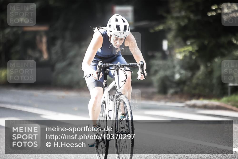13.09.2026 - Stadtparktriathlon H.Heesch http://msf.ph/oto/10370297 13.09.2026 10:49:37 Radfahren 409, 461, 496, 503, 560 meine-sportfotos.de