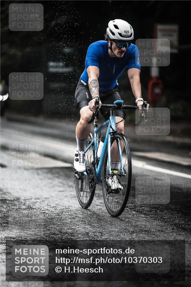 13.09.2026 - Stadtparktriathlon H.Heesch http://msf.ph/oto/10370303 13.09.2026 12:05:42 Radfahren 899, 918, 920, 954, 970, 980, 1009, 1037 meine-sportfotos.de