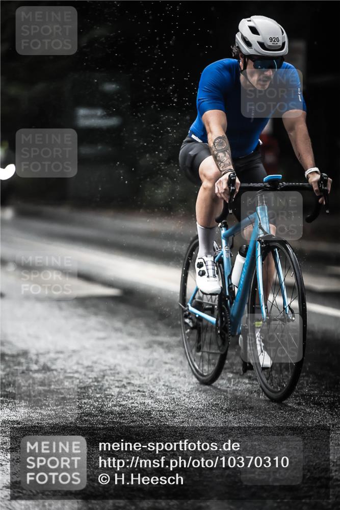 13.09.2026 - Stadtparktriathlon H.Heesch http://msf.ph/oto/10370310 13.09.2026 12:05:42 Radfahren 899, 918, 920, 954, 970, 980, 1009, 1037 meine-sportfotos.de