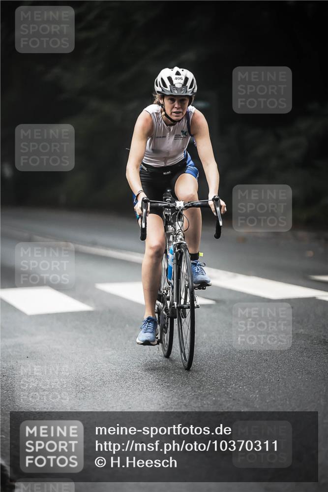 13.09.2026 - Stadtparktriathlon H.Heesch http://msf.ph/oto/10370311 13.09.2026 10:19:49 Radfahren 267, 323, 402, 406, 437, 439 meine-sportfotos.de