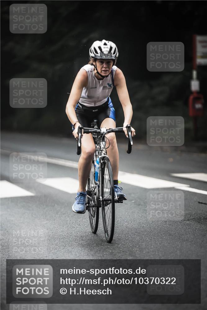 13.09.2026 - Stadtparktriathlon H.Heesch http://msf.ph/oto/10370322 13.09.2026 10:19:50 Radfahren 267, 323, 406, 434, 437 meine-sportfotos.de
