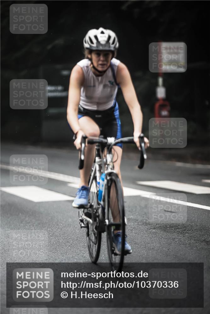 13.09.2026 - Stadtparktriathlon H.Heesch http://msf.ph/oto/10370336 13.09.2026 10:19:50 Radfahren 267, 323, 406, 434, 437 meine-sportfotos.de