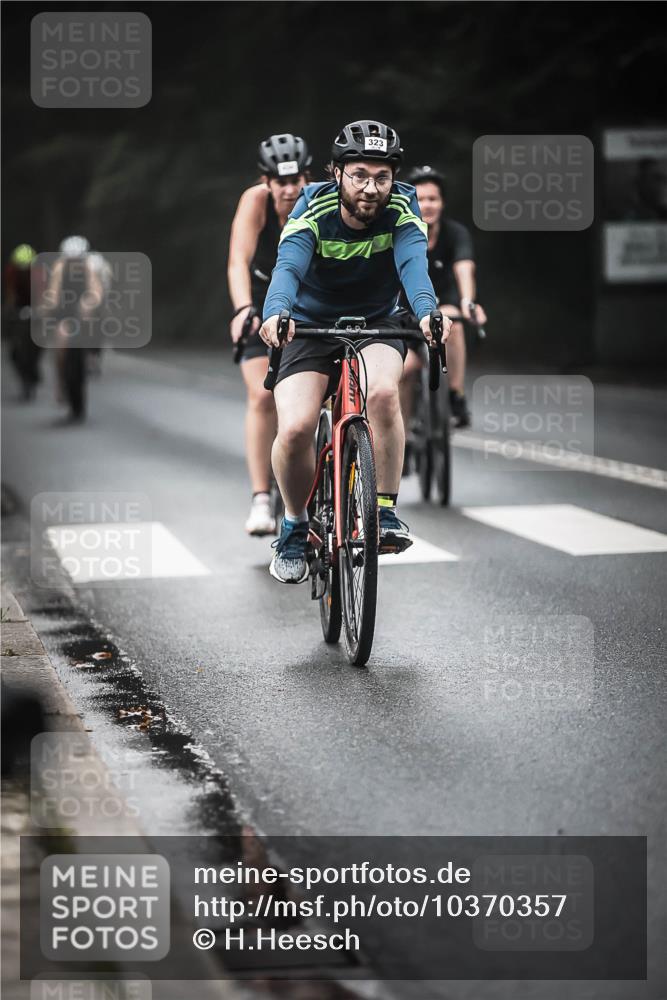 13.09.2026 - Stadtparktriathlon H.Heesch http://msf.ph/oto/10370357 13.09.2026 10:19:55 Radfahren 273, 323, 328, 377, 406, 414, 434 meine-sportfotos.de