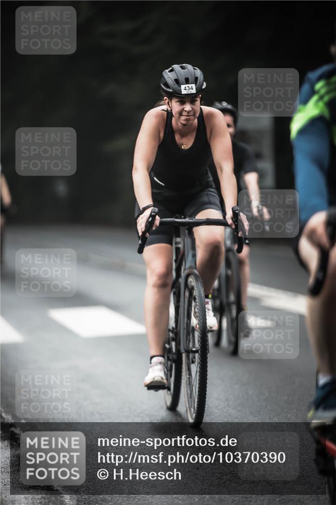 13.09.2026 - Stadtparktriathlon H.Heesch http://msf.ph/oto/10370390 13.09.2026 10:19:56 Radfahren 273, 323, 328, 377, 406, 414, 434 meine-sportfotos.de
