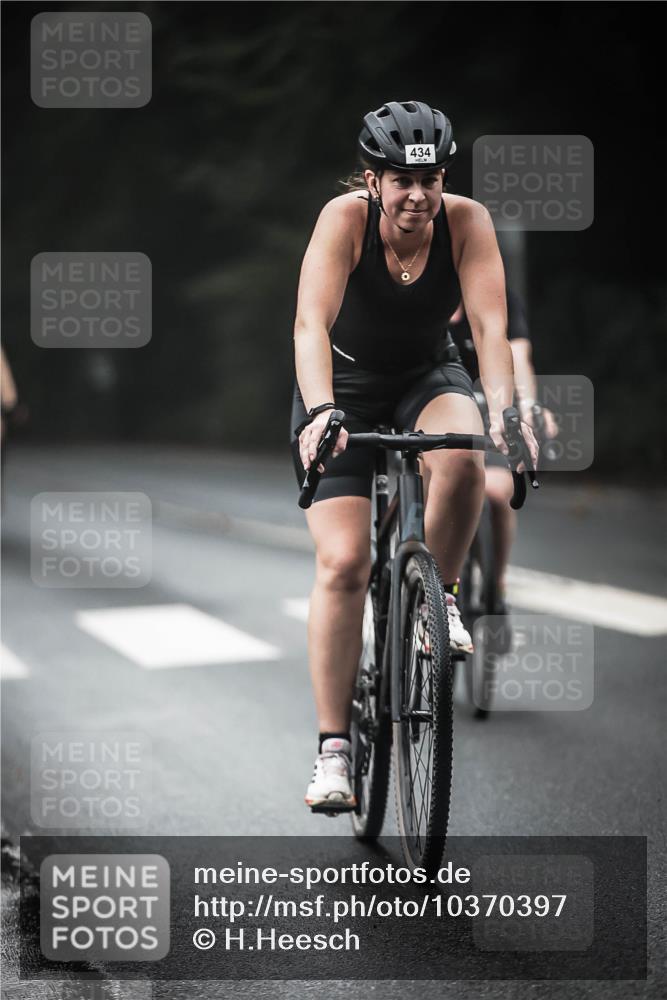 13.09.2026 - Stadtparktriathlon H.Heesch http://msf.ph/oto/10370397 13.09.2026 10:19:56 Radfahren 273, 323, 328, 377, 406, 414, 434 meine-sportfotos.de